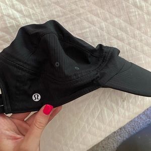 - Lululemon hat